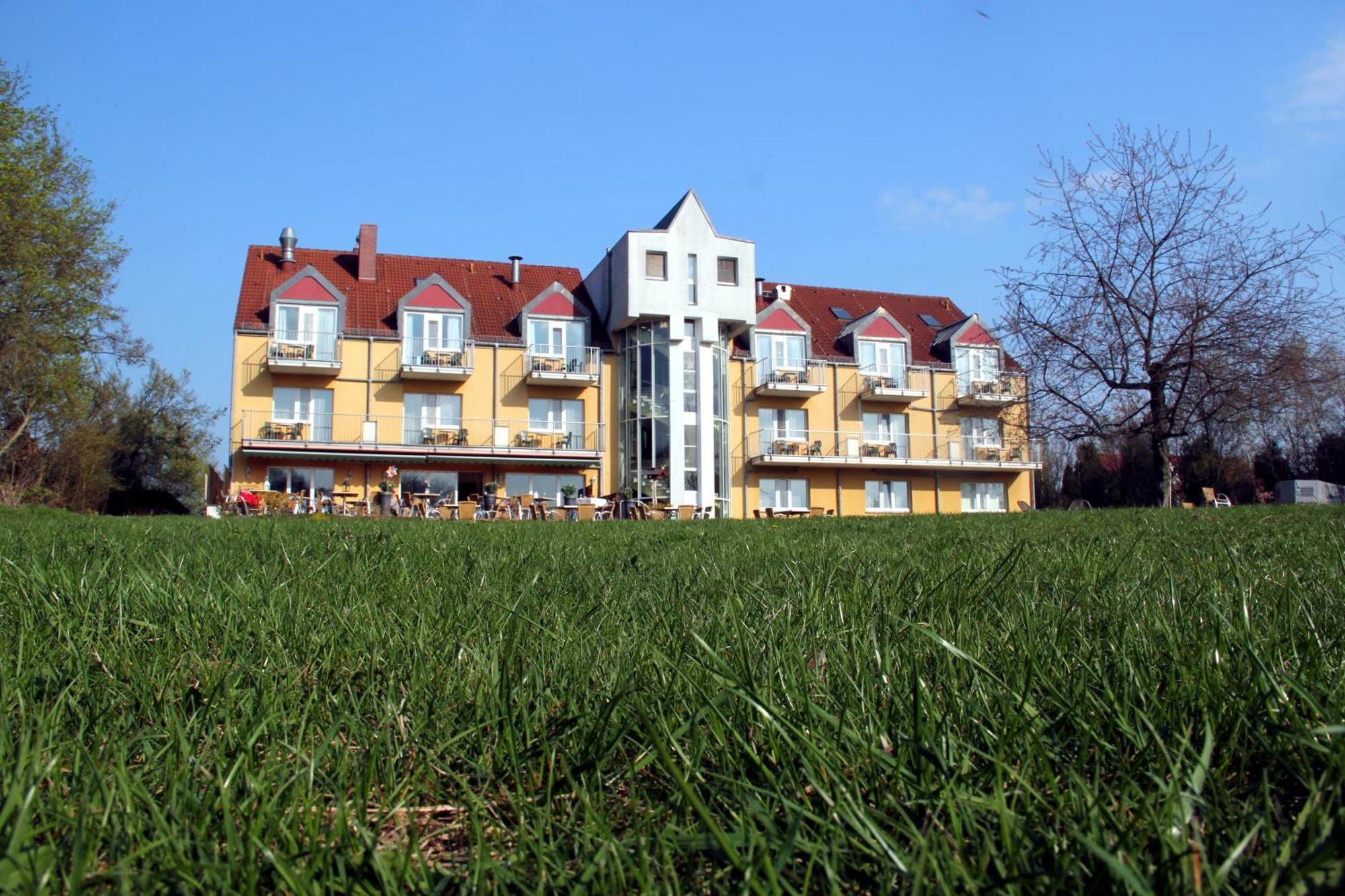 Landhotel Loewenbruch Exterior photo