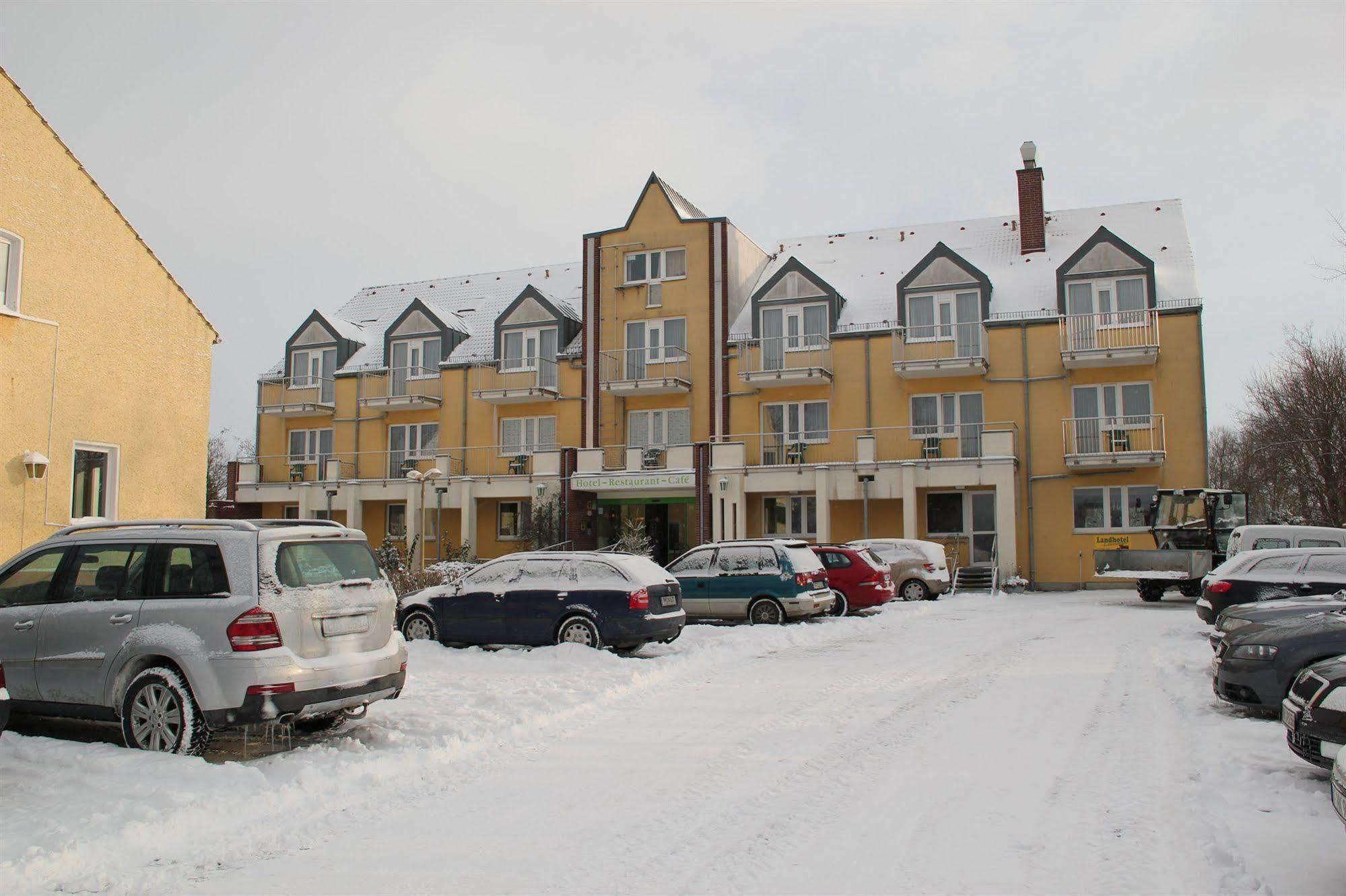 Landhotel Loewenbruch Exterior photo